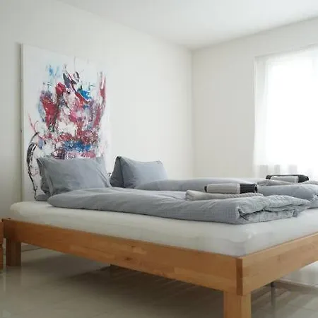 Luxus 3.5 Zimmer-wohnung-balkon-whirlpool-parking Lejlighed *