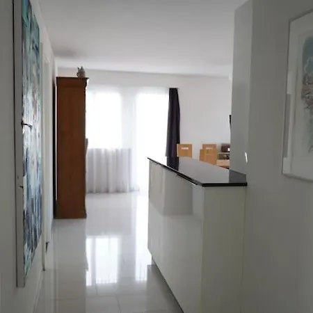 Lejlighed Luxus 3.5 Zimmer-wohnung-balkon-whirlpool-parking